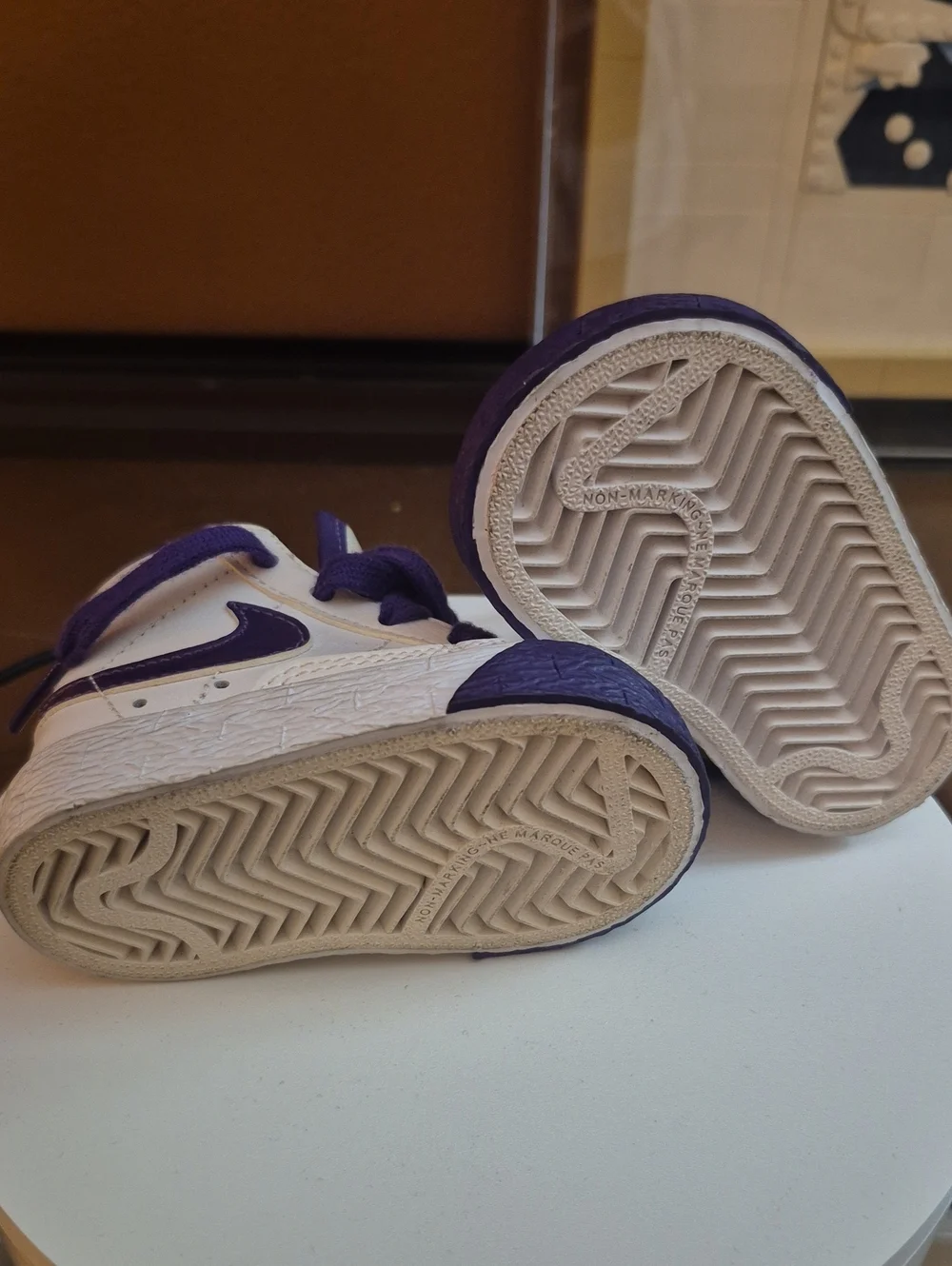 Nike Kids White and Purple Low-Top Sneakers